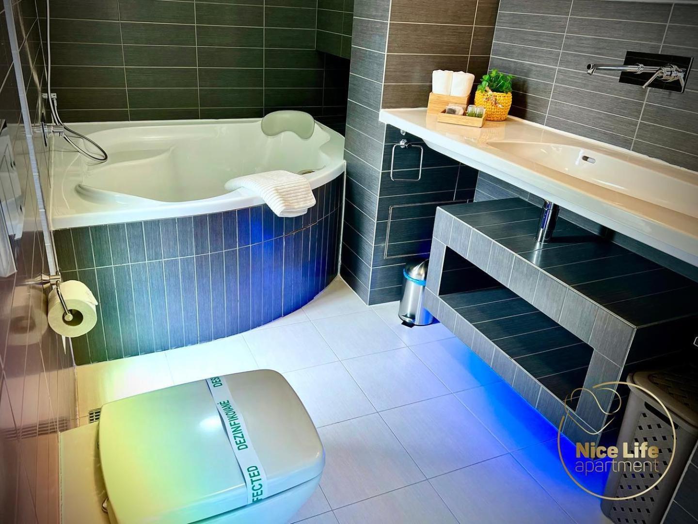 Nice Life - Luxury Apartment In The Old Town. Bratislava Exterior foto